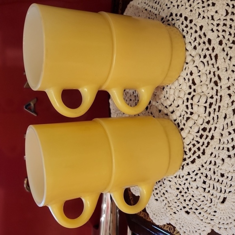 Set of 4 anchor hocking fire king ware milk glass cups vintage